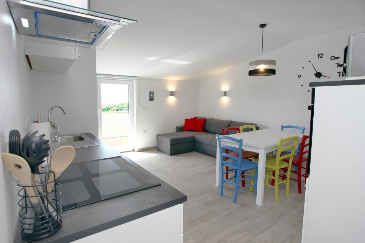 Sea View Istrian Countryside Apartment - Rota Dragonja ภายนอก รูปภาพ
