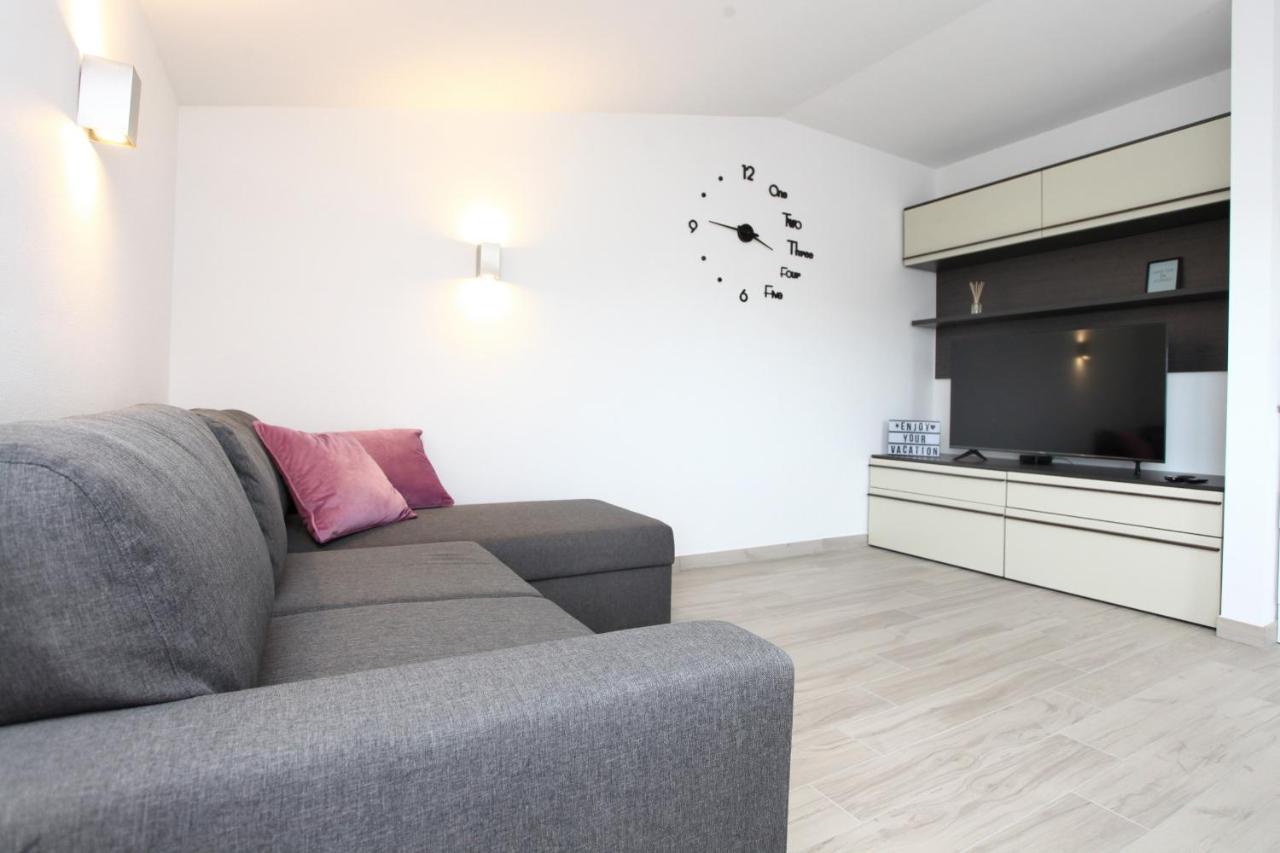 Sea View Istrian Countryside Apartment - Rota Dragonja ภายนอก รูปภาพ